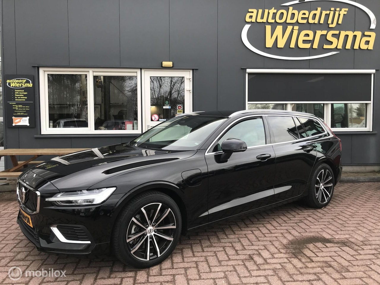 Volvo V60 - 2.0 T6 Plug-in hybrid AWD Plus Bright 2.0 T6 Plug-in hybrid AWD Plus Bright - AutoWereld.nl