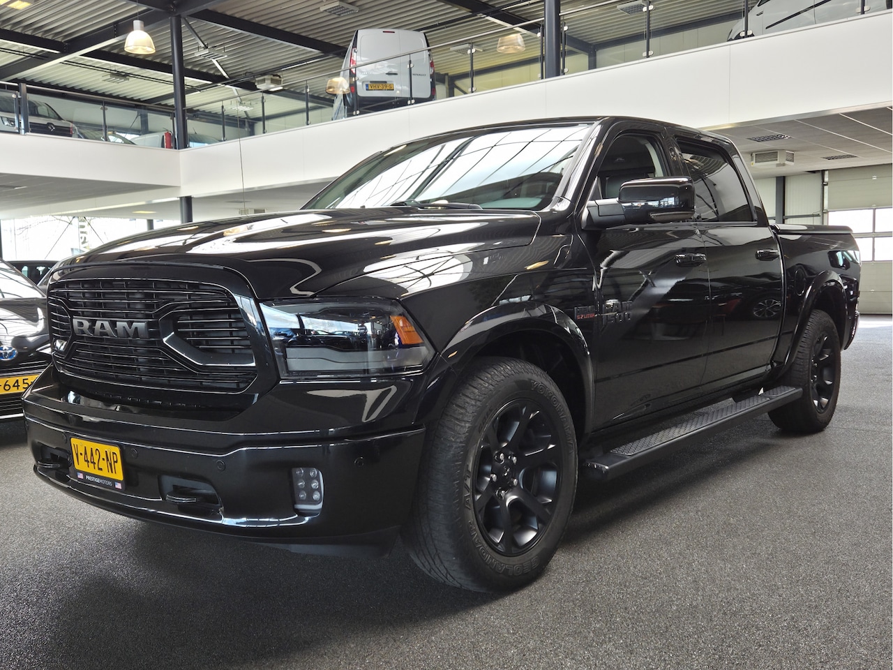 Dodge Ram 1500 - 5.7 V8 4x4 Quad Cab 6'4 Laramie / Trekhaak / LED-Licht / Stoelverwarming V+A - AutoWereld.nl