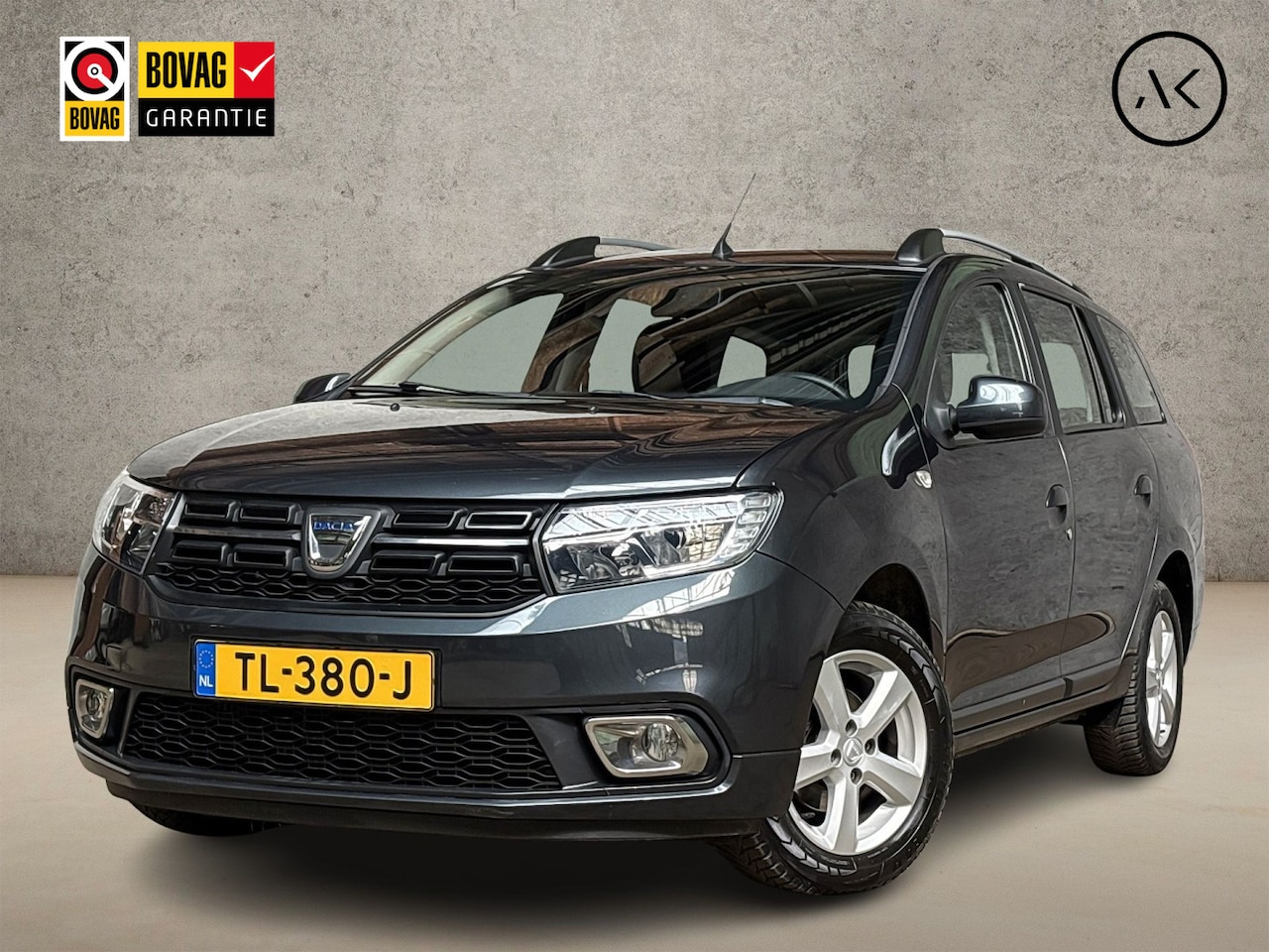 Dacia Logan MCV - 0.9 TCe Sport Automaat (NAVIGATIE, CAMERA, NAP, PARKEERSENSOREN, SPORTSTOELEN, LM VELGEN, - AutoWereld.nl
