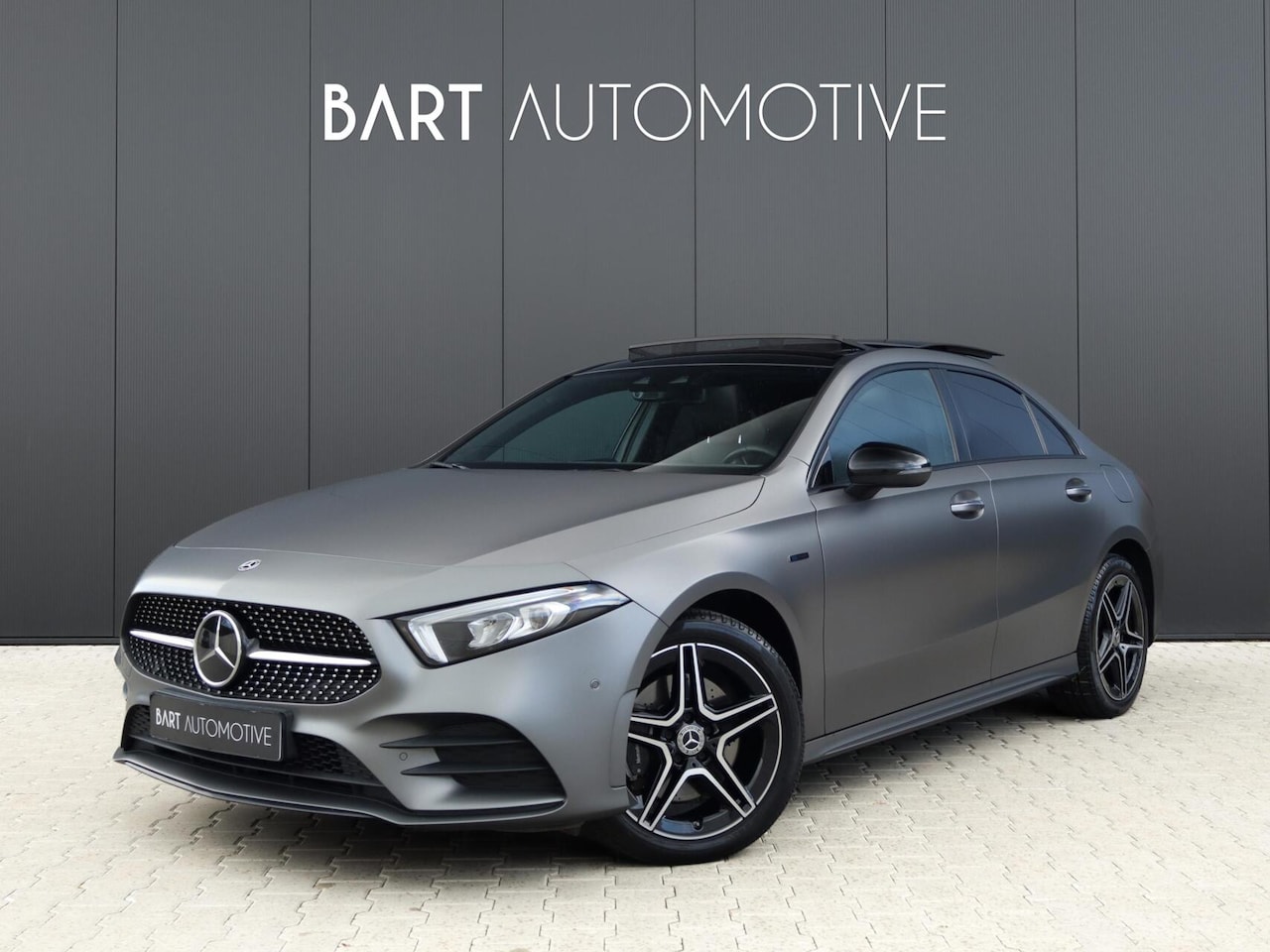 Mercedes-Benz A-klasse - Limousine 250 e AMG|ACC|Pano|Camera|Widescreen - AutoWereld.nl