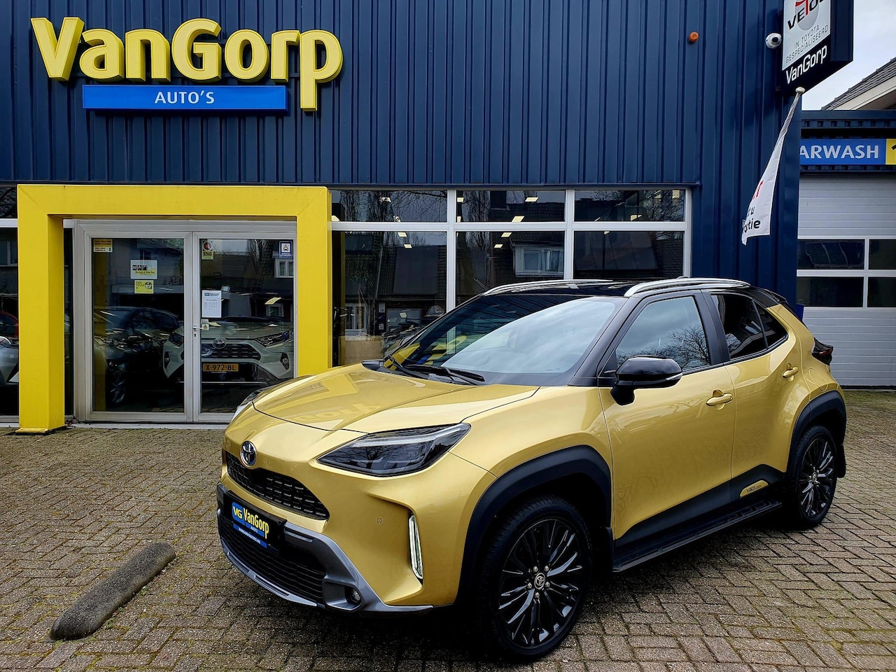 Toyota Yaris Cross - 1.5 Hybrid Adventure Bi-Tone AWD All-in prijs! - AutoWereld.nl