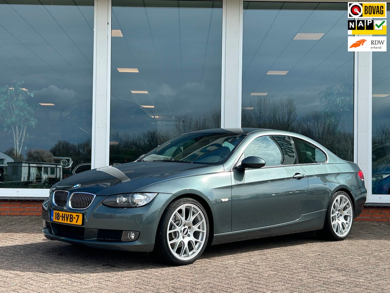 BMW 3-serie Coupé - 325i High Executive - Origineel NL - NAP - Leder - AutoWereld.nl