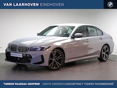 BMW 3-serie - 320i M Sport Automaat / Sportstoelen / Achteruitrijcamera / M Sportonderstel / Stoelvewarm