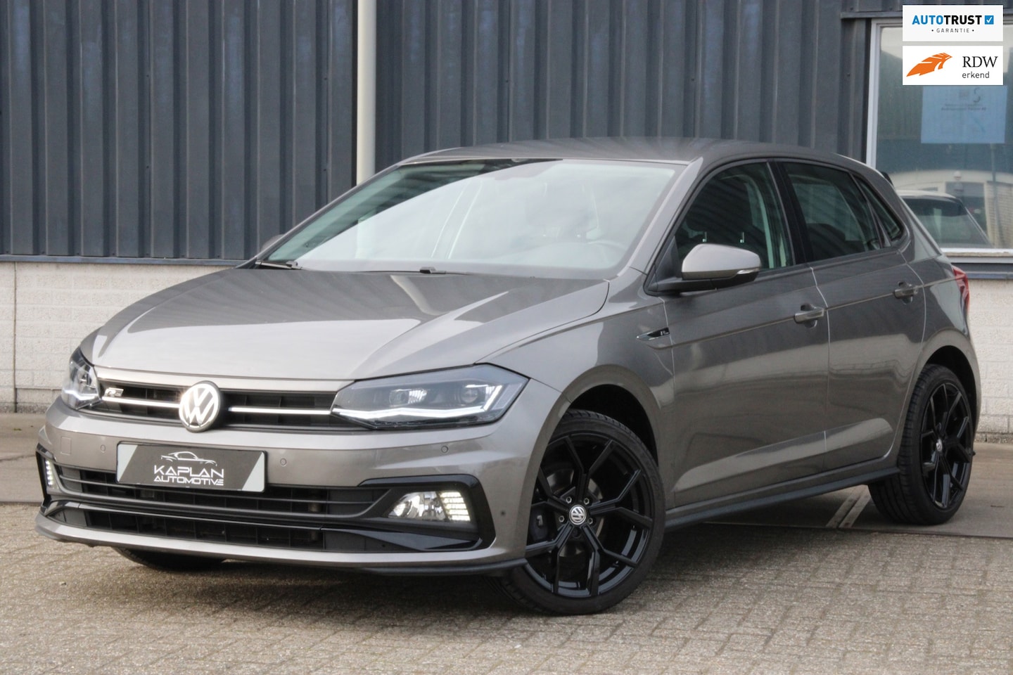 Volkswagen Polo - 1.0 TSI R-Line DSG LED ACC BEATS Stoelverw PDC Climate Navi CarPlay - AutoWereld.nl