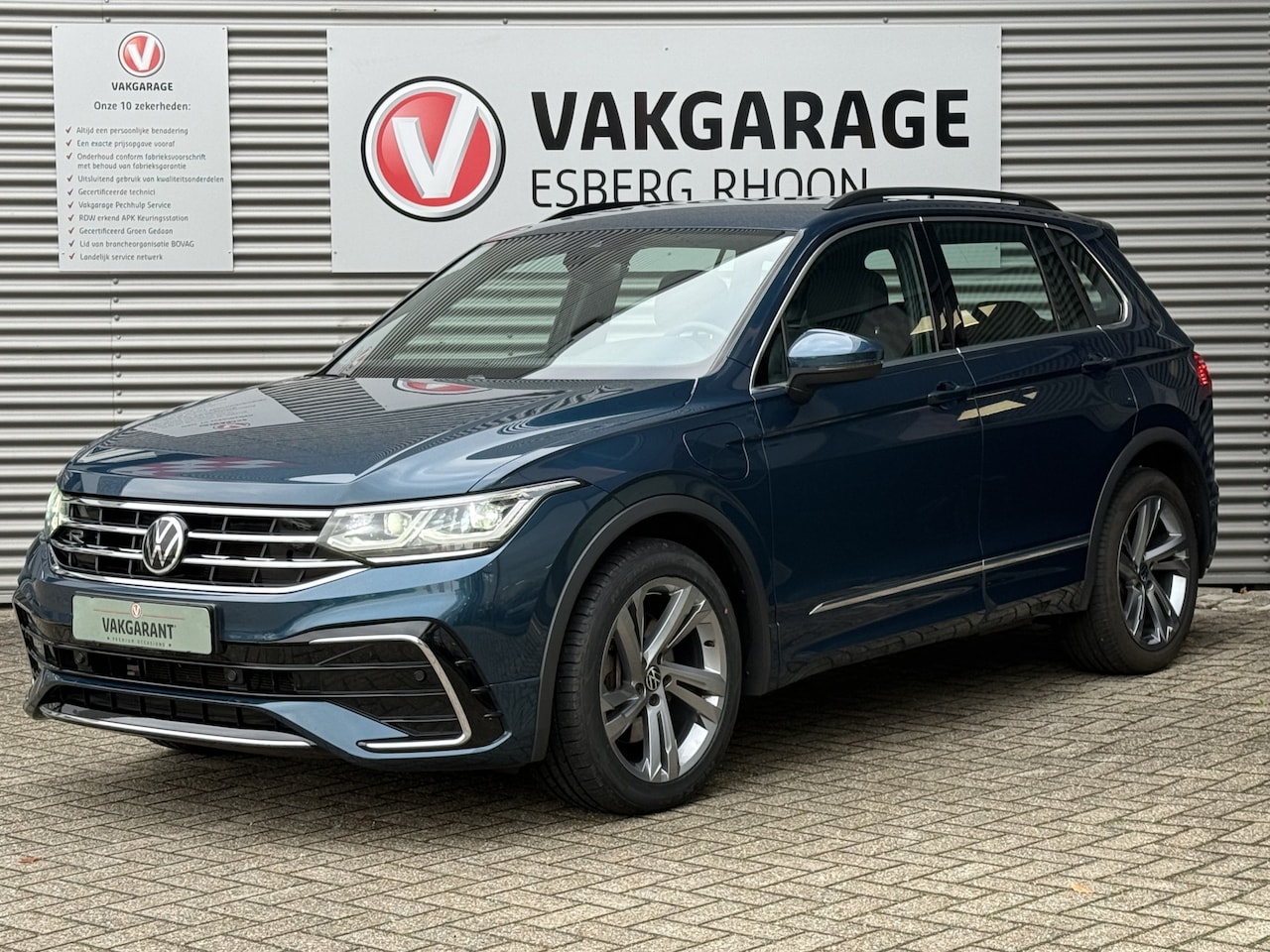 Volkswagen Tiguan - 1.4 TSI eHybrid R-Line Business+ DSG,NAVI/CAM,LEER,MEM STOEL,ELEKT.TREKHAAK - AutoWereld.nl
