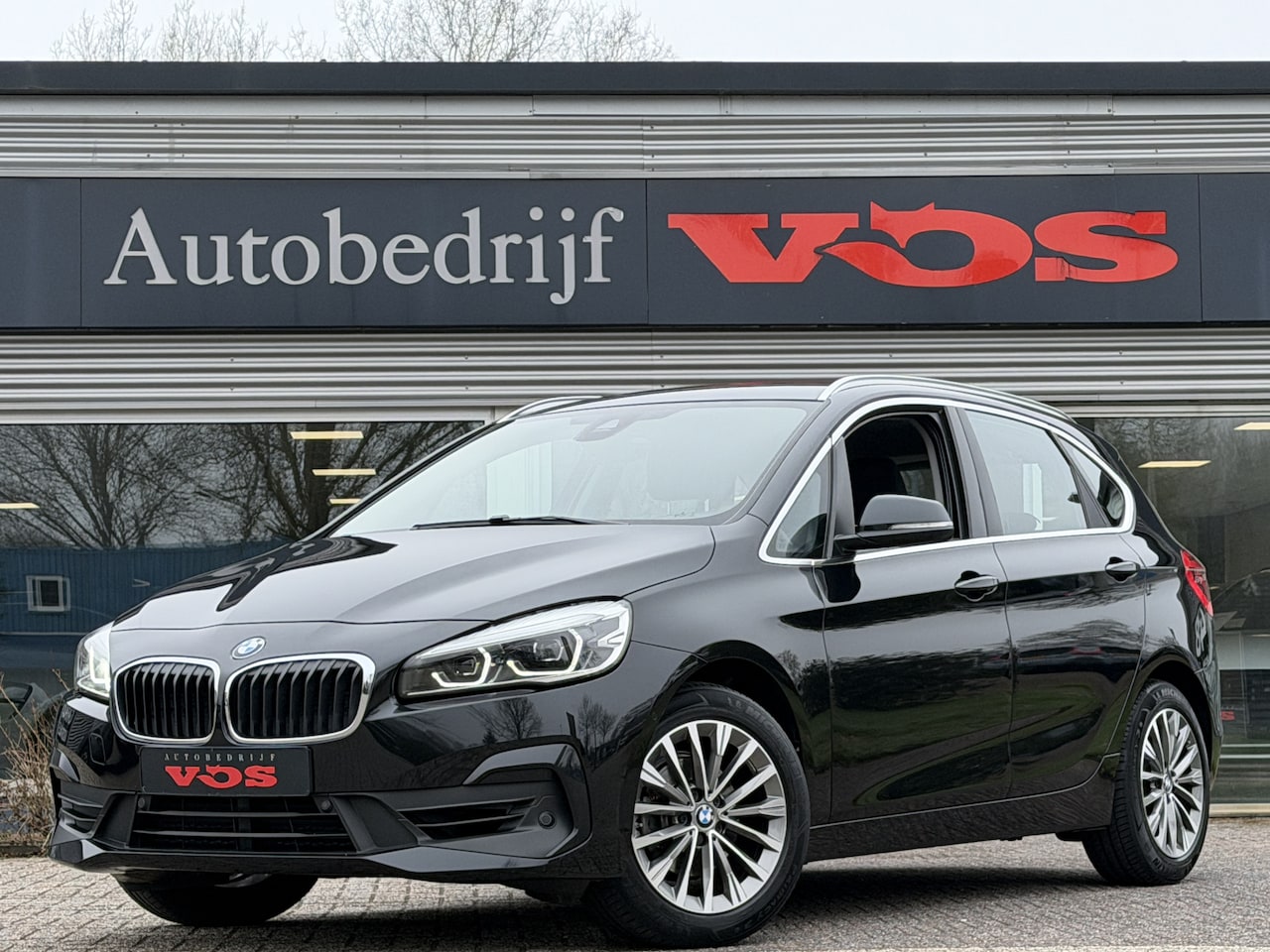 BMW 2-serie Active Tourer - 218i | Automaat | Cruise | Trekhaak | LED | Navi - AutoWereld.nl