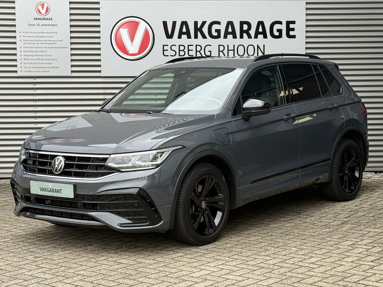 Volkswagen Tiguan - 1.4 TSI eHybrid R-Line DSG BLACKSTYLE 19INCH,NAVI/CAM,EL.TREKHAAK,LED,VIRTUAL - AutoWereld.nl