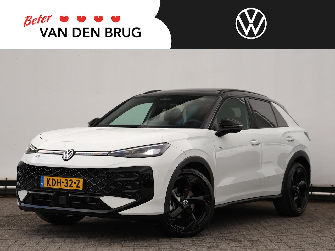 Volkswagen T-Roc - R-Line First Edition 1.5 eTSI 150 PK DSG | Panoramadak| Trekhaak | Elek. achterklep | Stuu - AutoWereld.nl