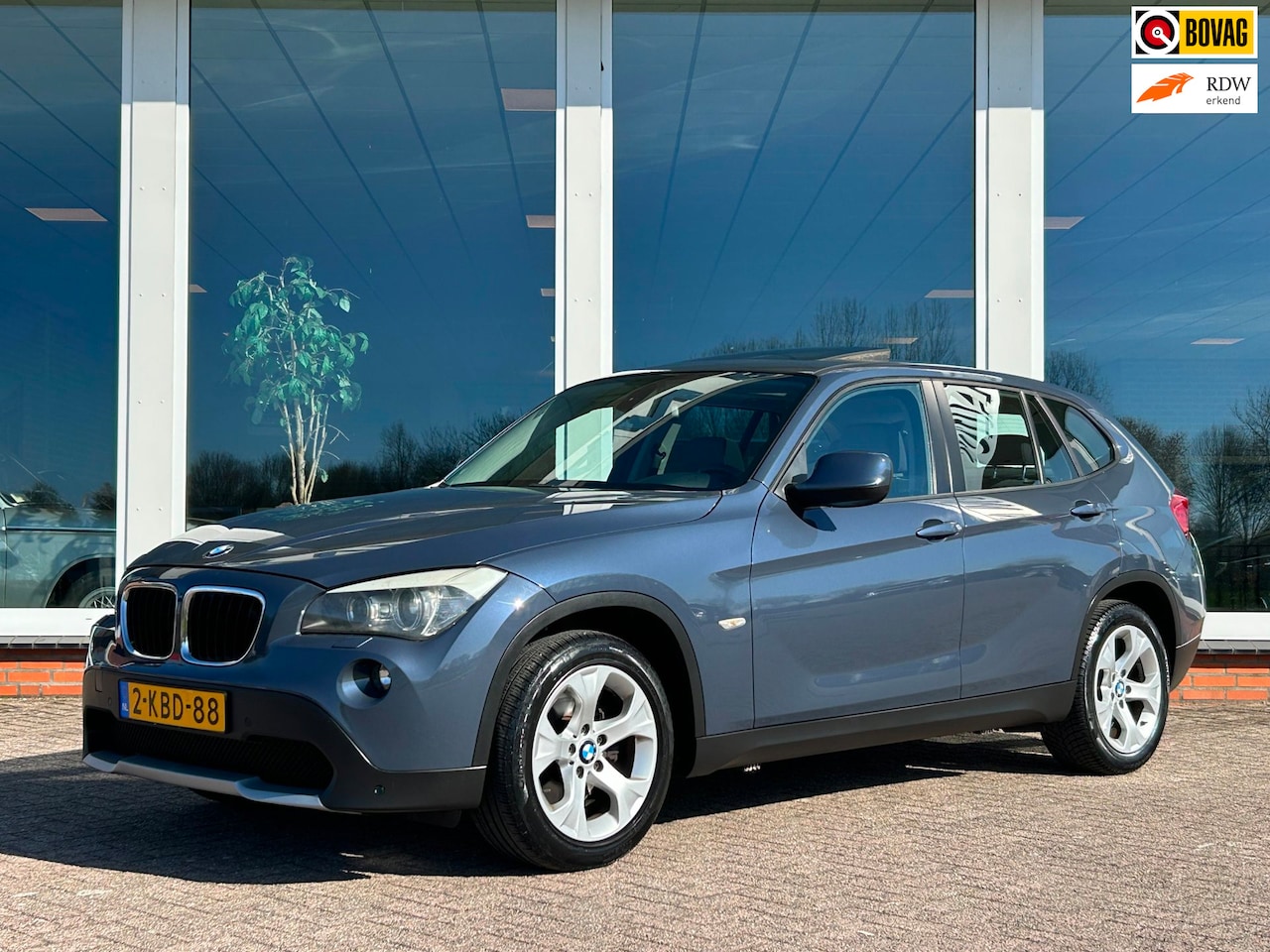 BMW X1 - SDrive18i AUT. Executive - Panoramadak - Navi - PDC - LM - AutoWereld.nl