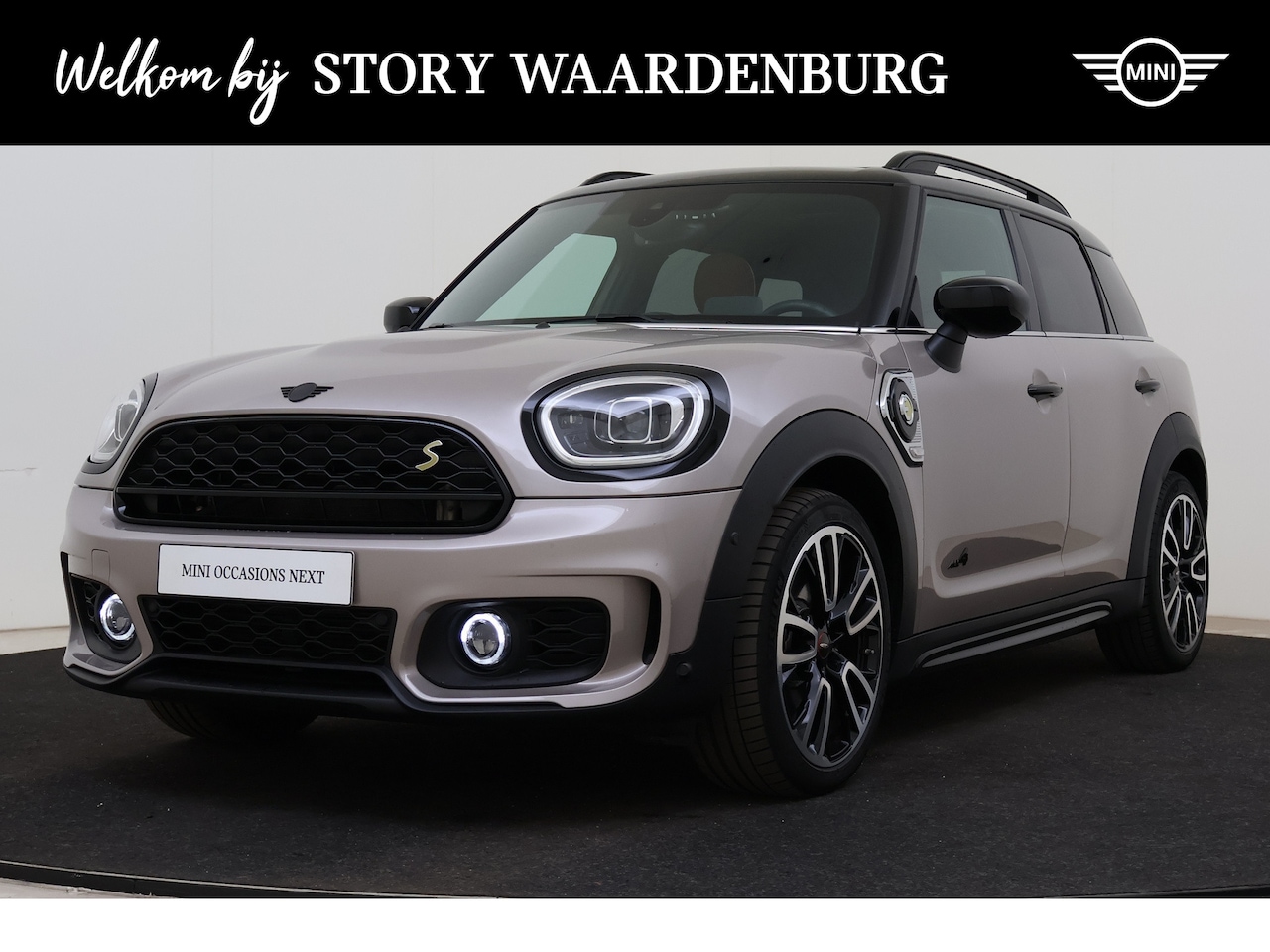 MINI Countryman - Cooper SE Essence JCW Automaat / Panoramadak / Comfort Access / Achteruitrijcamera / Head- - AutoWereld.nl