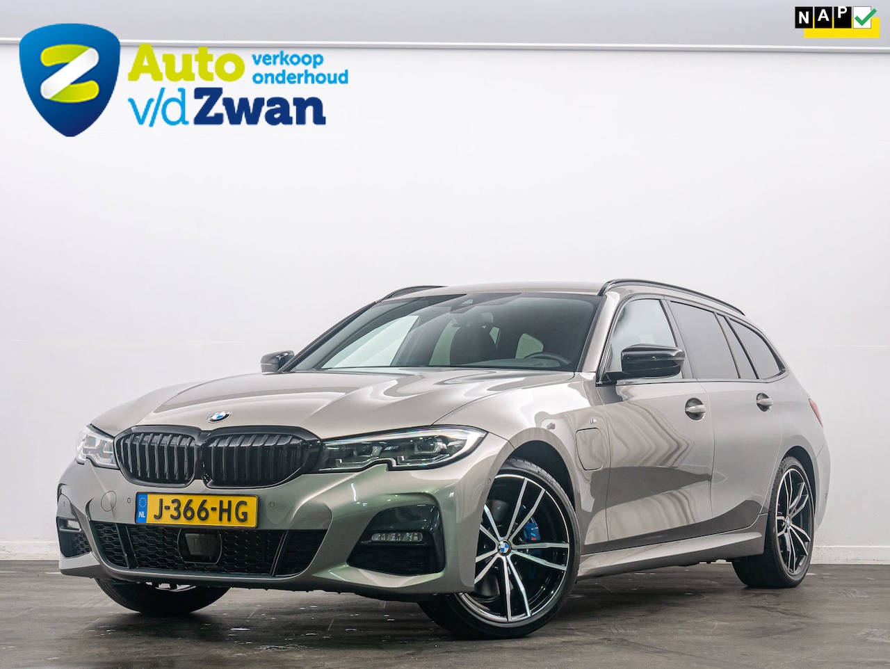 BMW 3-serie Touring - 330e eDrive Edition M-Sport Acc/Leder - AutoWereld.nl