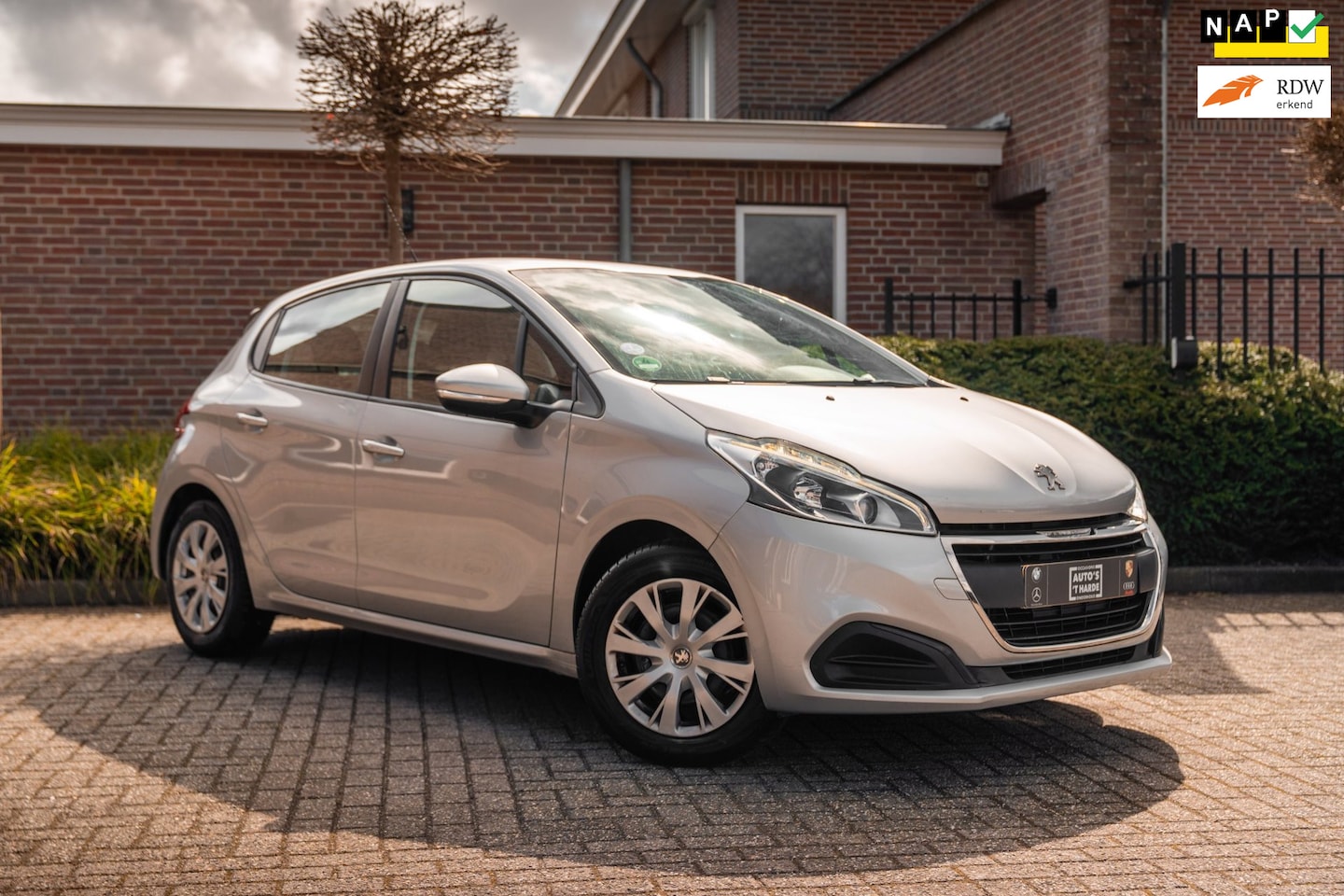 Peugeot 208 - 1.2 PureTech Active Trekhaak - AutoWereld.nl