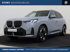 BMW X3 - 30e xDrive M Sport Automaat / Panoramadak / Trekhaak / Sportstoelen / Adaptieve LED / Park