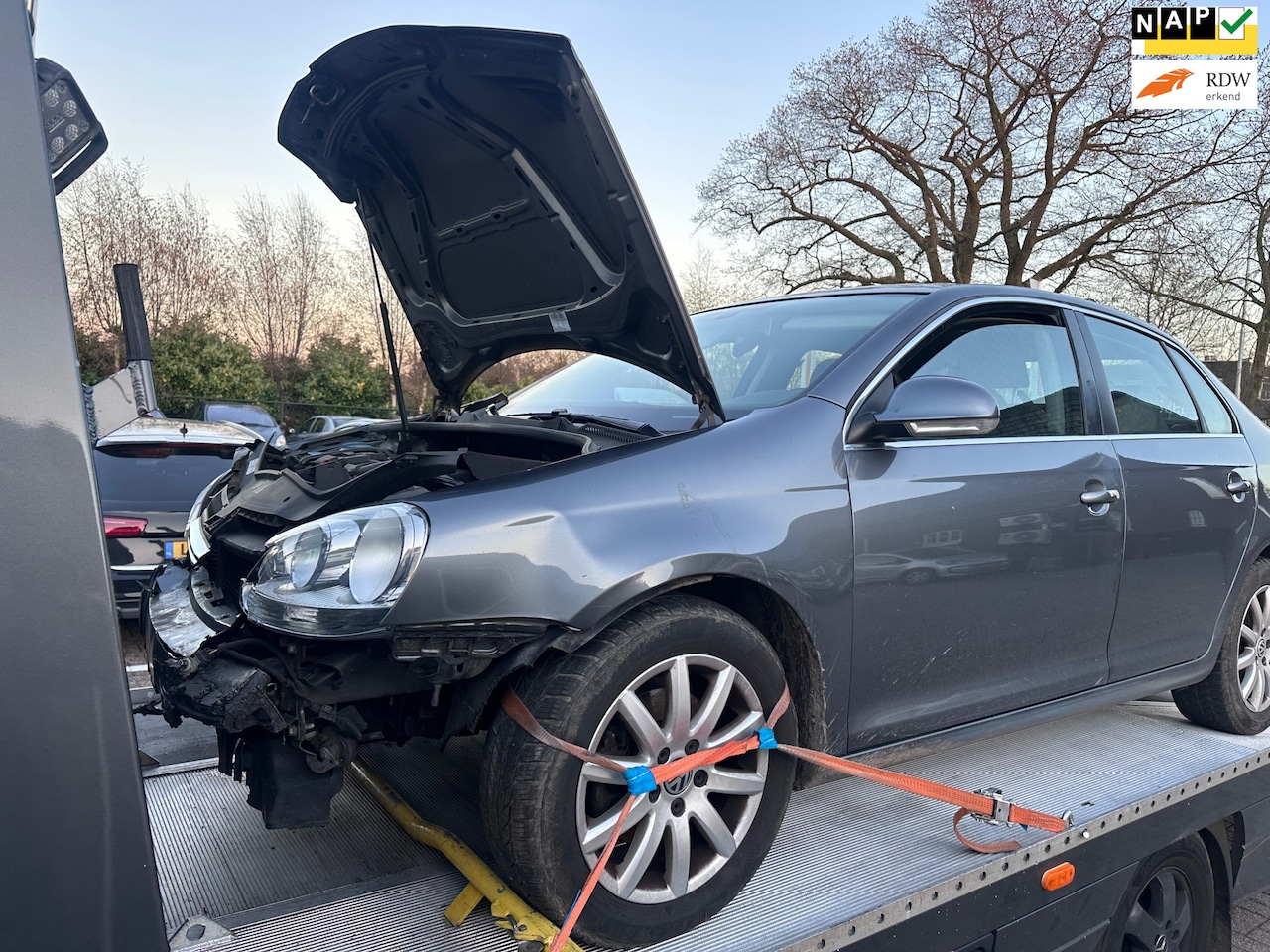 Volkswagen Jetta - 1.4 TSI Comfortline schade voorzijde - AutoWereld.nl