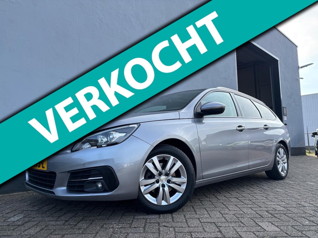 Peugeot 308 SW - 1.2 Blue Lease Executive - Panorama Dak - AutoWereld.nl