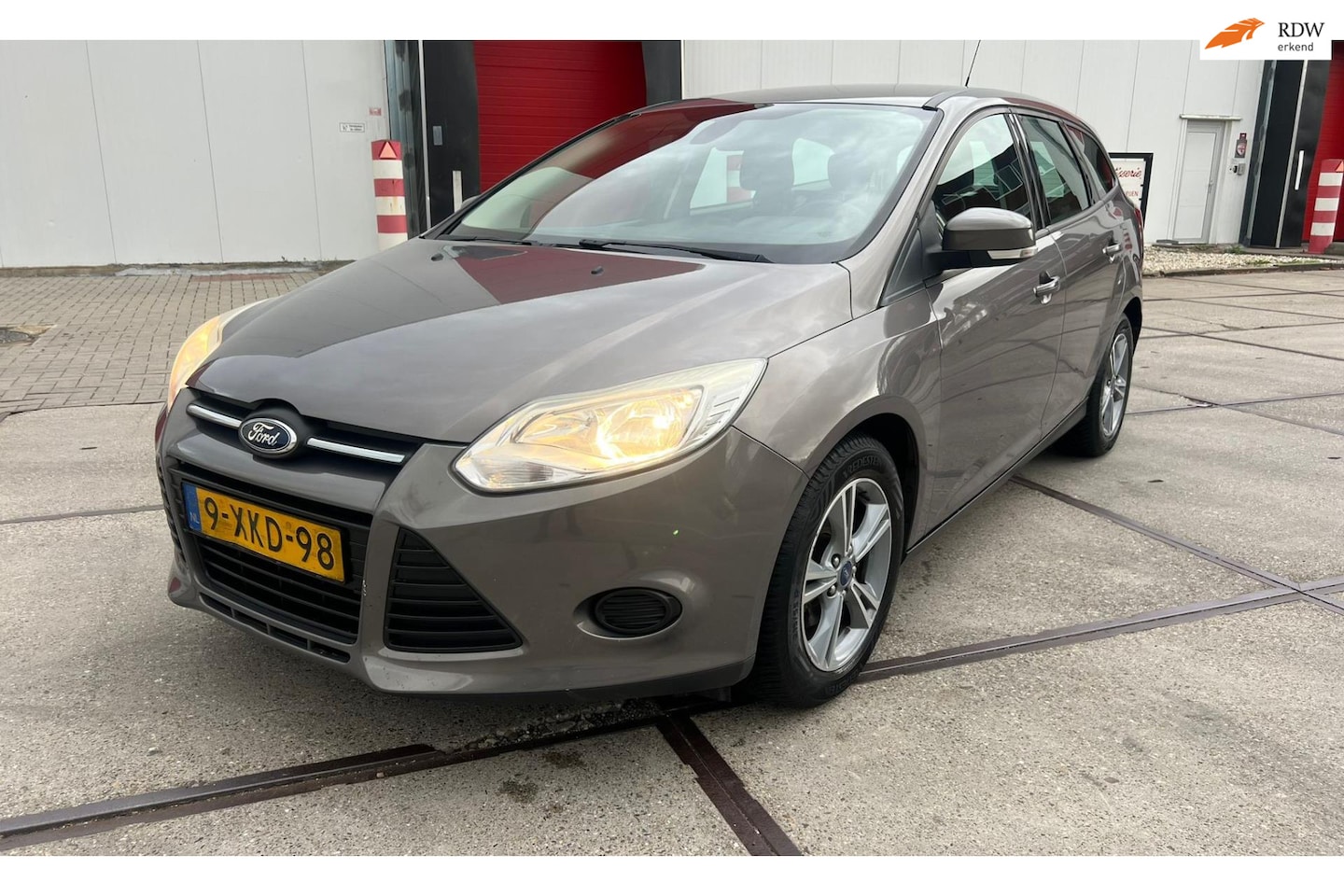 Ford Focus Wagon - 1.0 EcoBoost Edition navi- nw distributie - AutoWereld.nl