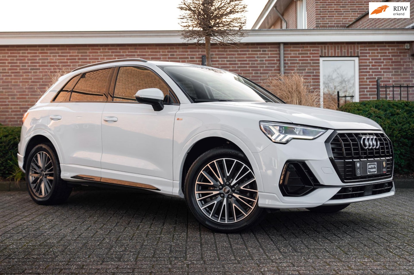 Audi Q3 - 45 TFSI e S Edition 245 PK 3x S-Line ACC Ambiance Black Optic Keyless Camera 19'' - AutoWereld.nl