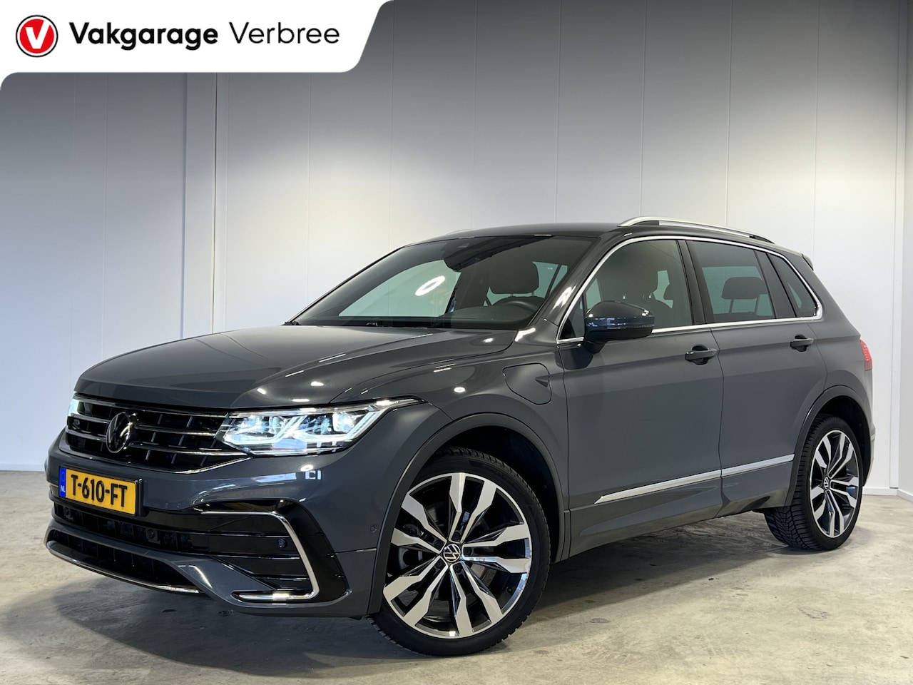 Volkswagen Tiguan - 1.4 TSI eHybrid R-Line Business | Navigatie | LM Velgen 20" | Elektrisch Uitklapbare Trekh - AutoWereld.nl