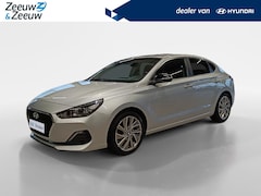 Hyundai i30 Fastback - 1.0 T-GDI Comfort | Trekhaak | All weatherbanden | Navigatie | Camera |