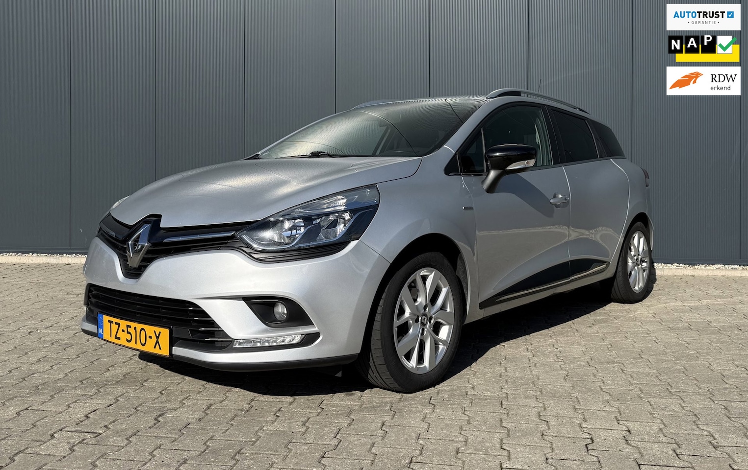 Renault Clio Estate - 0.9 TCe Limited Carplay Airco Cruise PDC - AutoWereld.nl