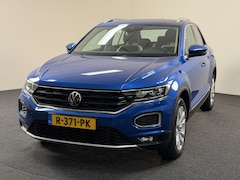Volkswagen T-Roc - 1.5 TSI 150PK DSG Sport Business Team Apple/Android/Navi / Afn. Trekhaak / Stoel & Stuurve