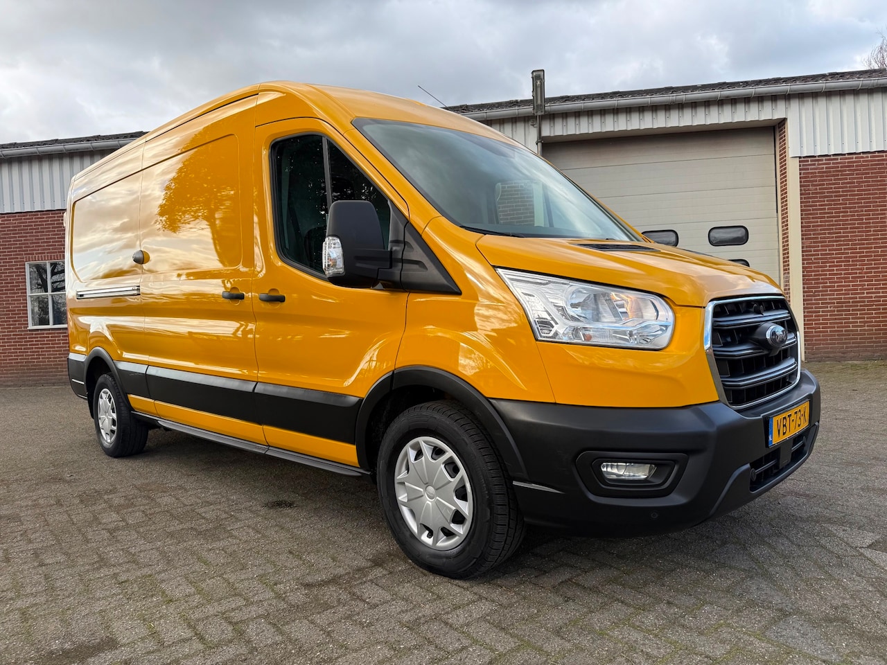 Ford Transit - 350 2.0 TDCI L3H2 Trend airco cruise stoelverwarming - AutoWereld.nl