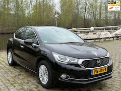 DS 4 - 4 1.2 PureTech Chic Zeer netjes dealer onderhouden airco cruis control parkeer sensor navi