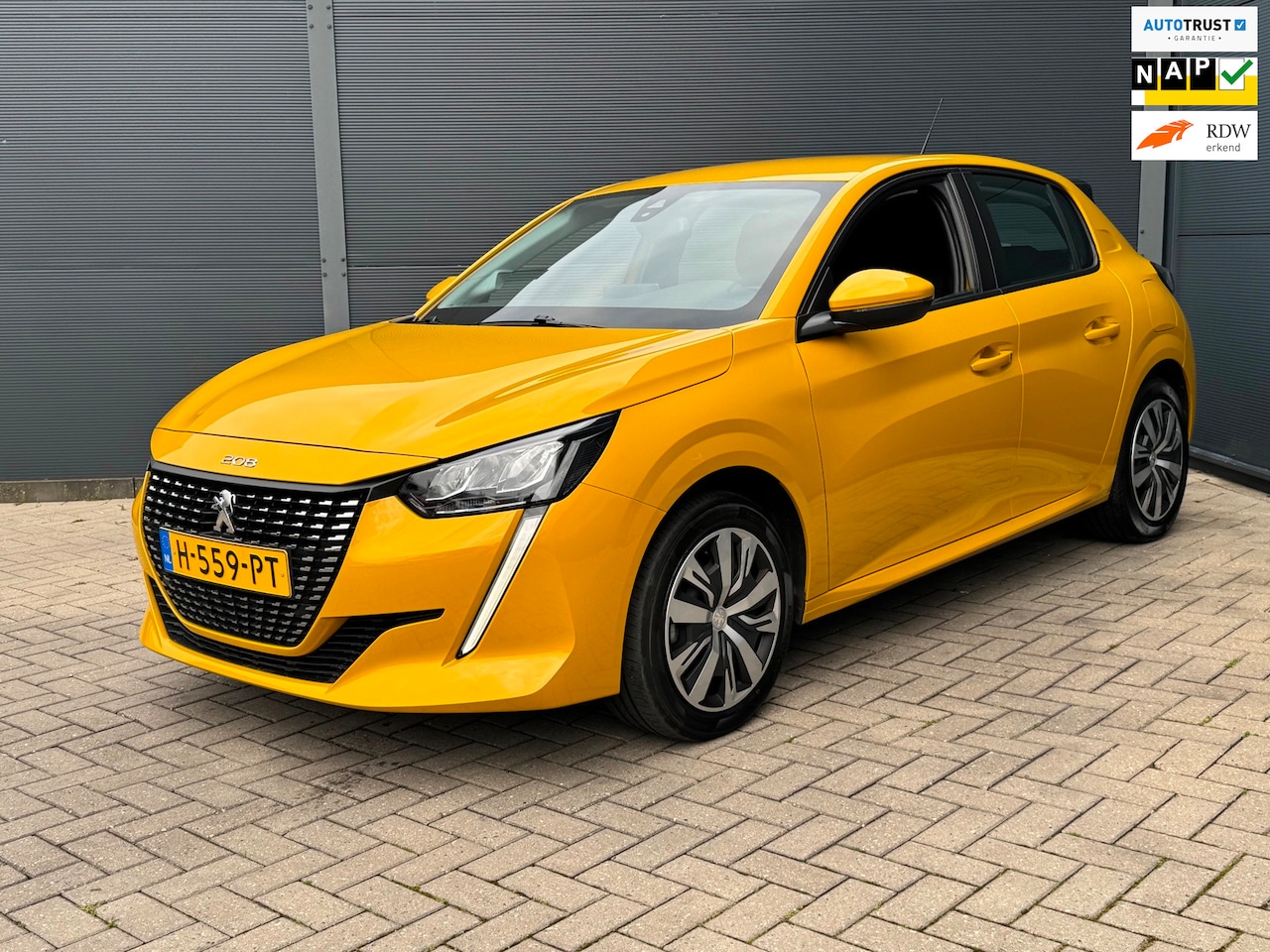 Peugeot 208 - 1.2 PureTech / Automaat / Carplay / Nap / Trekhaak - AutoWereld.nl