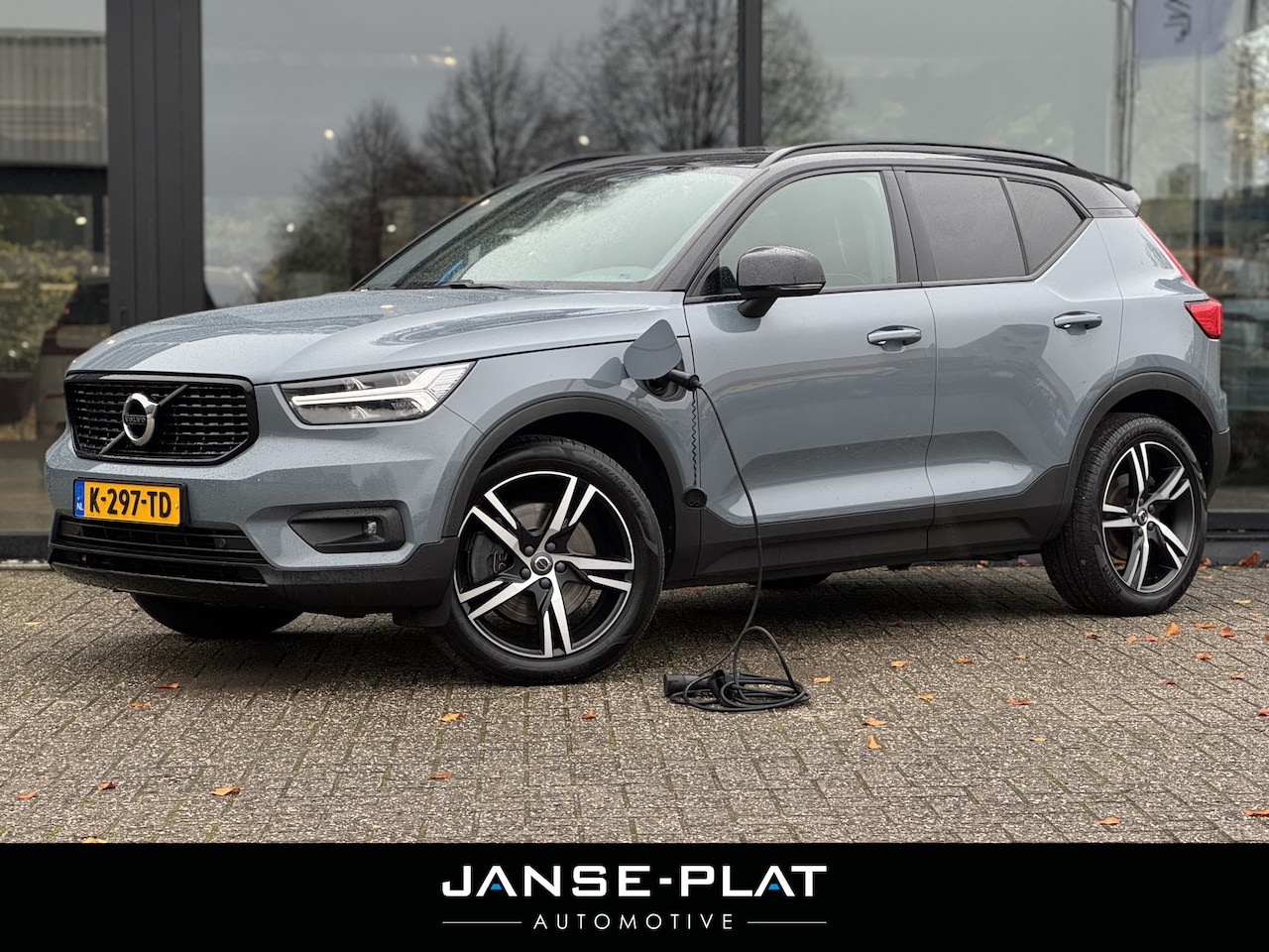 Volvo XC40 - 1.5 T5 Recharge R-Design Pano | Trekhaak | Pilot Ass. | - AutoWereld.nl
