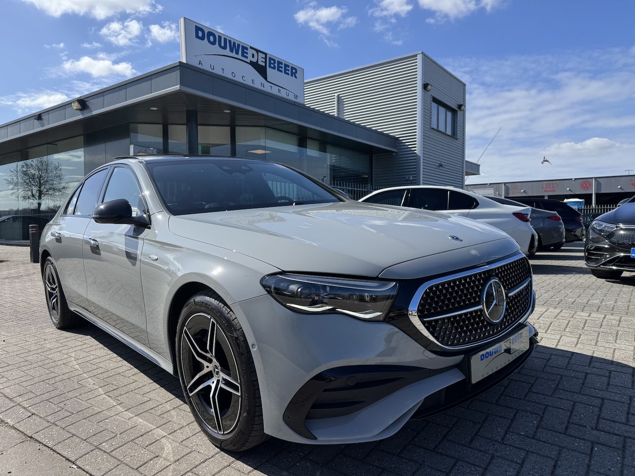 Mercedes-Benz E-klasse - 400 e 4MATIC AMG Line Premium Plus Hyperscreen | Pano-Dak | Stoelkoeling | Comfortstoelen - AutoWereld.nl