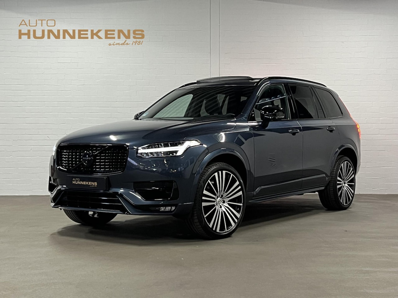 Volvo XC90 - 2.0 B5 AWD R-Design EX BPM | Open dak | Adapt. cruise | 360 camera | Stuur-/stoelverwarmin - AutoWereld.nl