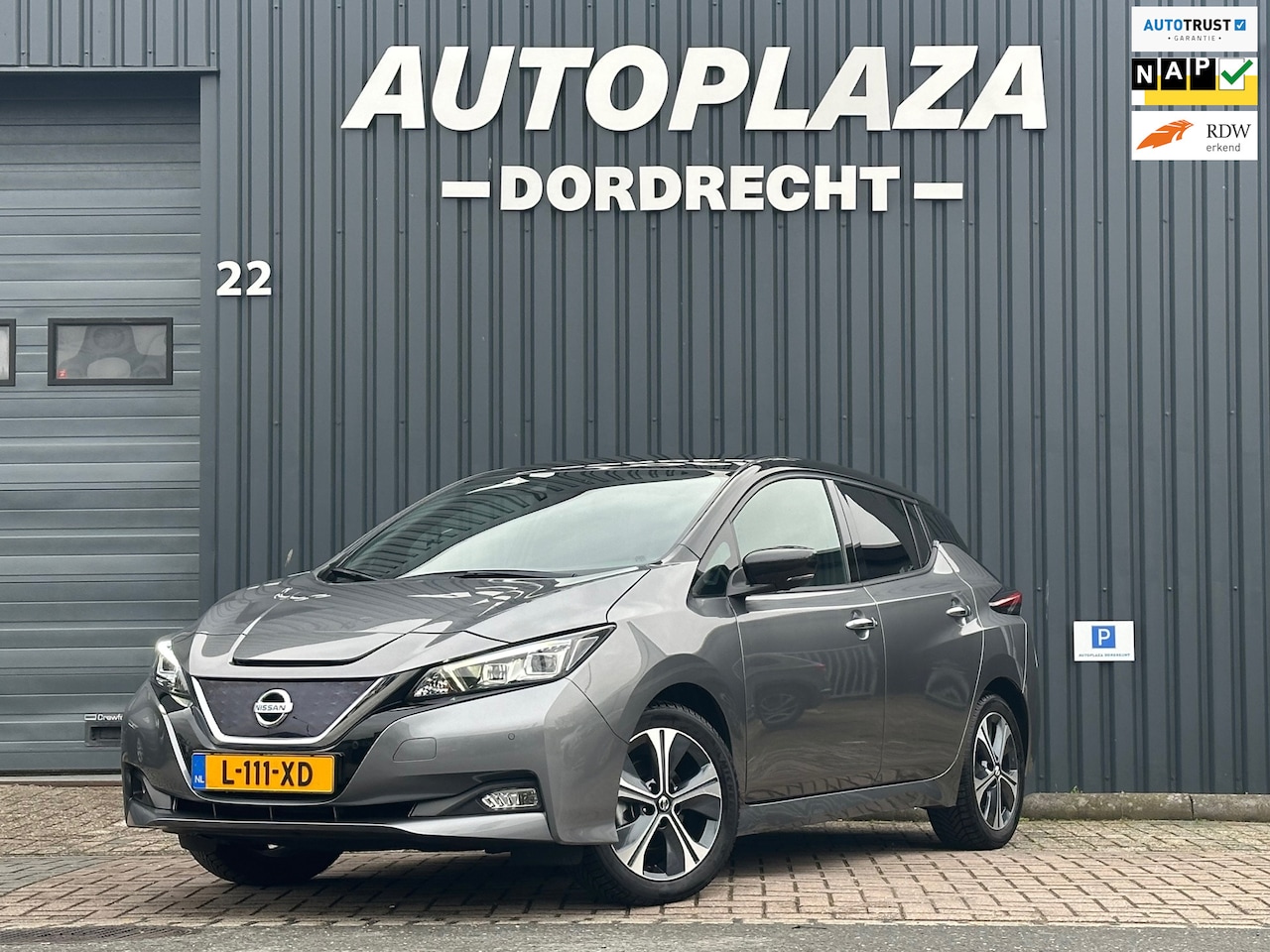 Nissan LEAF - Tekna 40 kWh|360 Cam |LEER |STOELVERW | - AutoWereld.nl