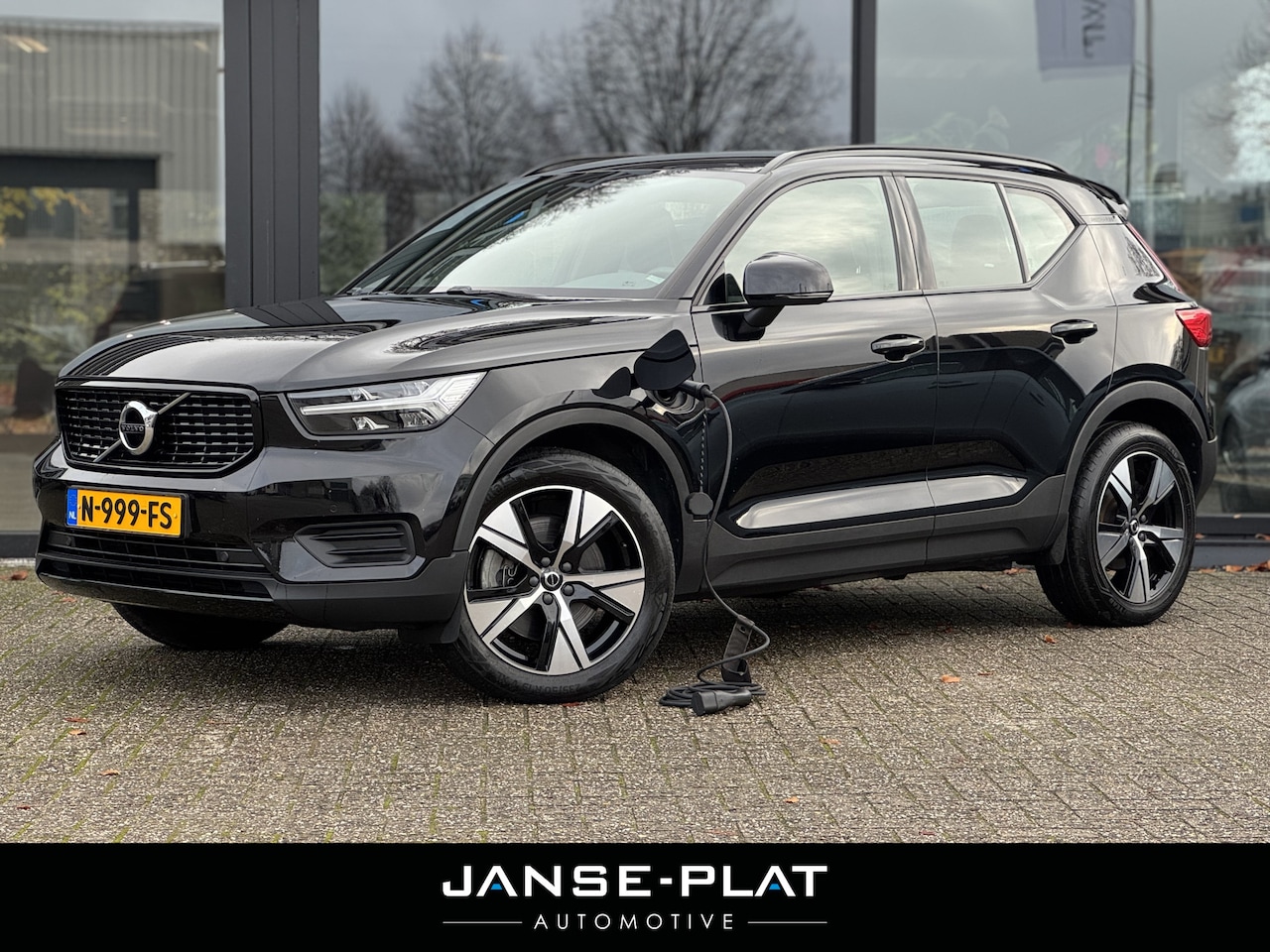 Volvo XC40 - 1.5 T5 Recharge R-Design Pilot Ass | Camera | Keyless - AutoWereld.nl