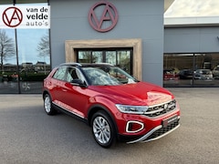 Volkswagen T-Roc - 1.5 TSI 150pk DSG Style | Navigatie | Standkachel | Camera | Elek. Achterklep | Dode hoek
