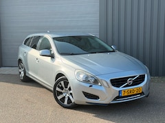 Volvo V60 - 2.4 D6 AWD Plug-In Hybrid Summum