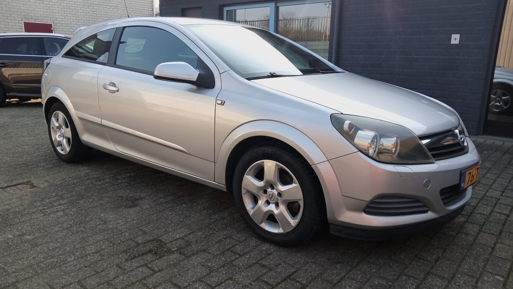Opel Astra GTC - 1.6 Edition - AutoWereld.nl