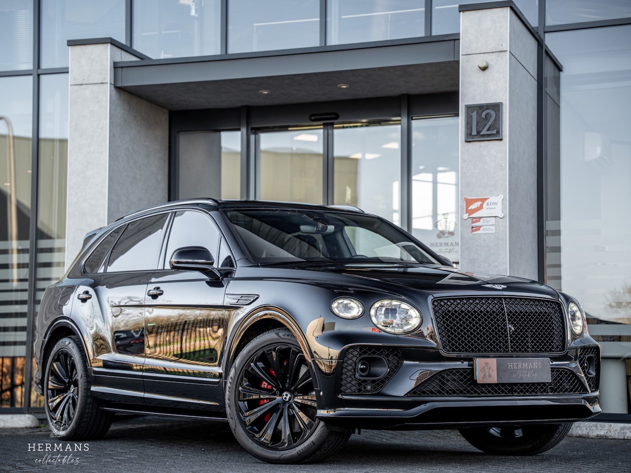 Bentley Bentayga - 3.0 V6 Hybrid / Carbon / Blackline / HUD / Pano / 5-seats / Massage - AutoWereld.nl