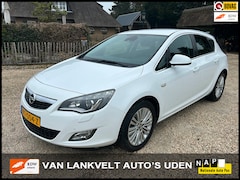 Opel Astra - 1.6 Turbo GT 180pk Xenon, Trekhaak Airco, Stoelverwarming