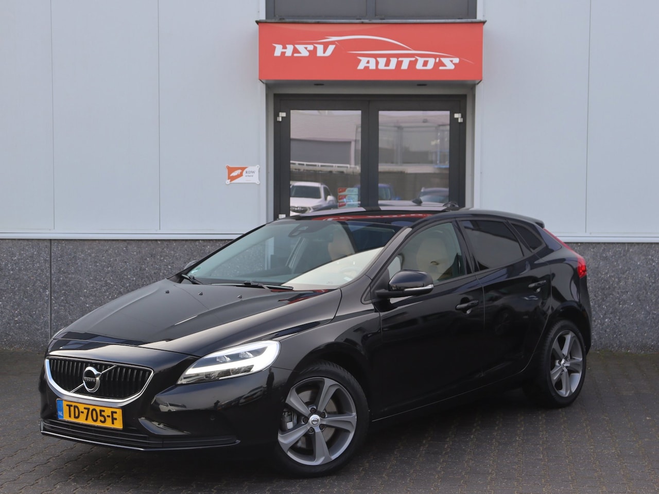 Volvo V40 - 1.5 T2 Edition+ navi LEER panodak org NL - AutoWereld.nl