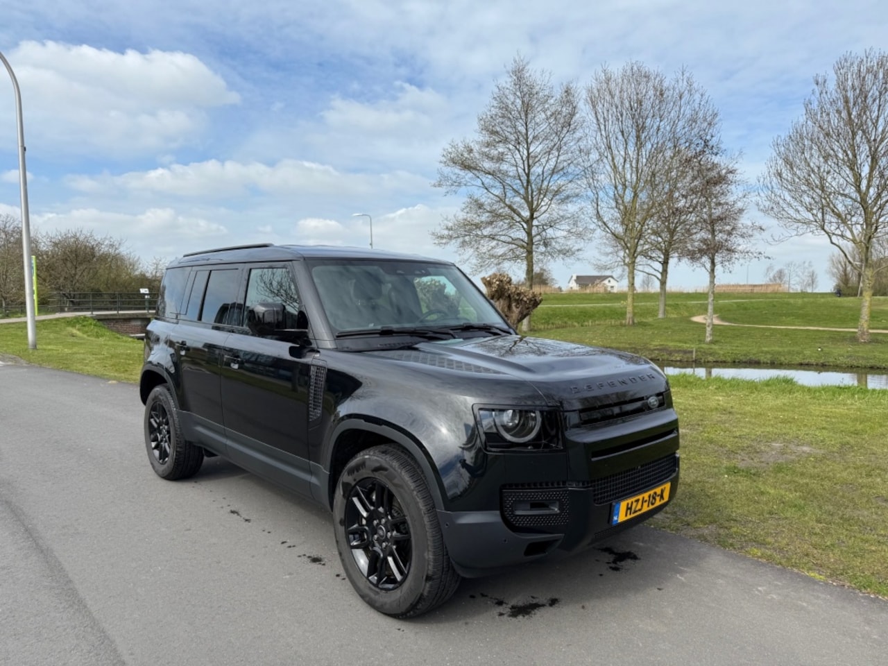 Land Rover Defender 110 - 2.0 P300e 110 garantie t/m 05-2030 - AutoWereld.nl