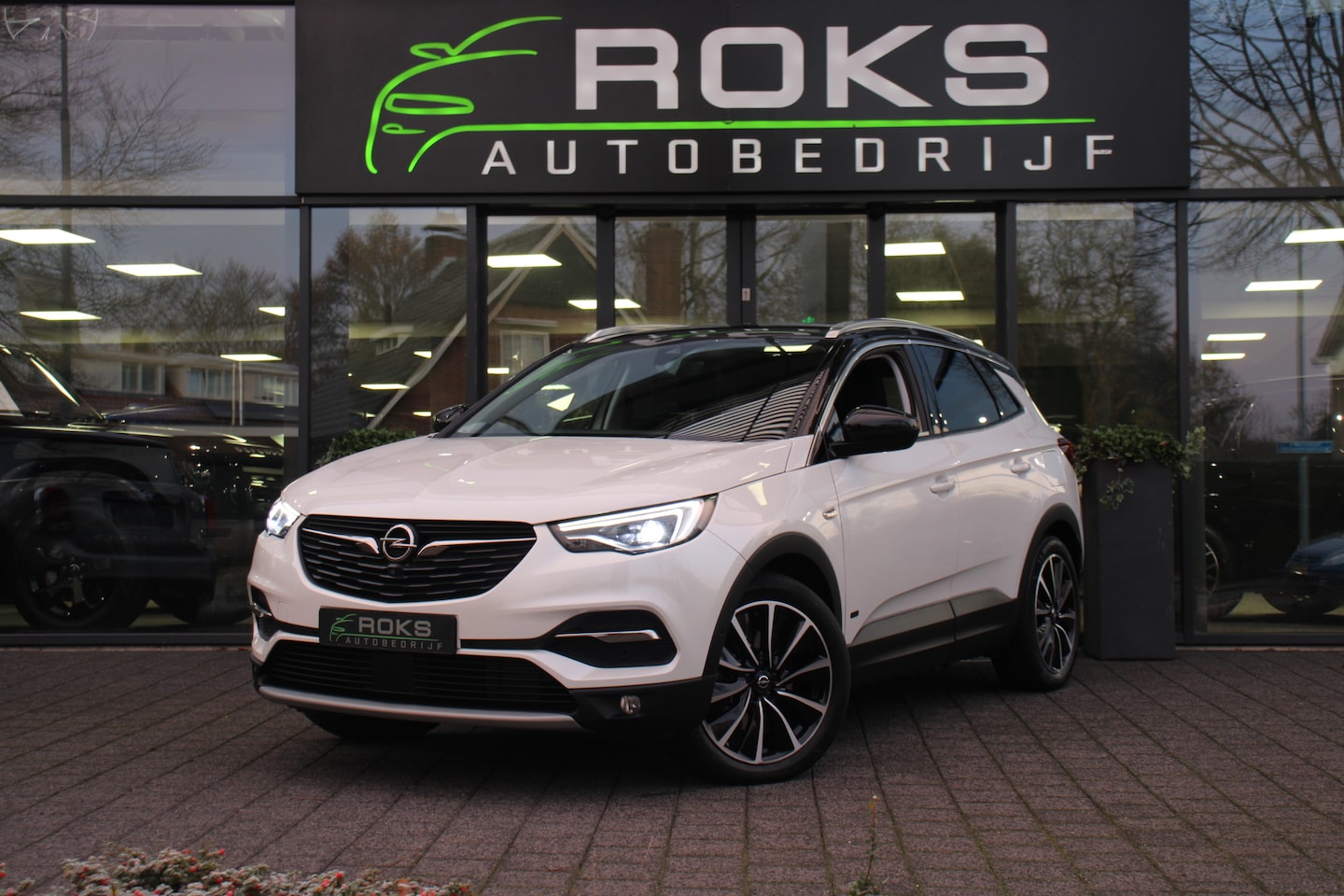 Opel Grandland X - 1.6 Turbo Hybrid4 Innovation PHEV Navi/Camera/Keyless/Memory/Leder/19Inch - AutoWereld.nl