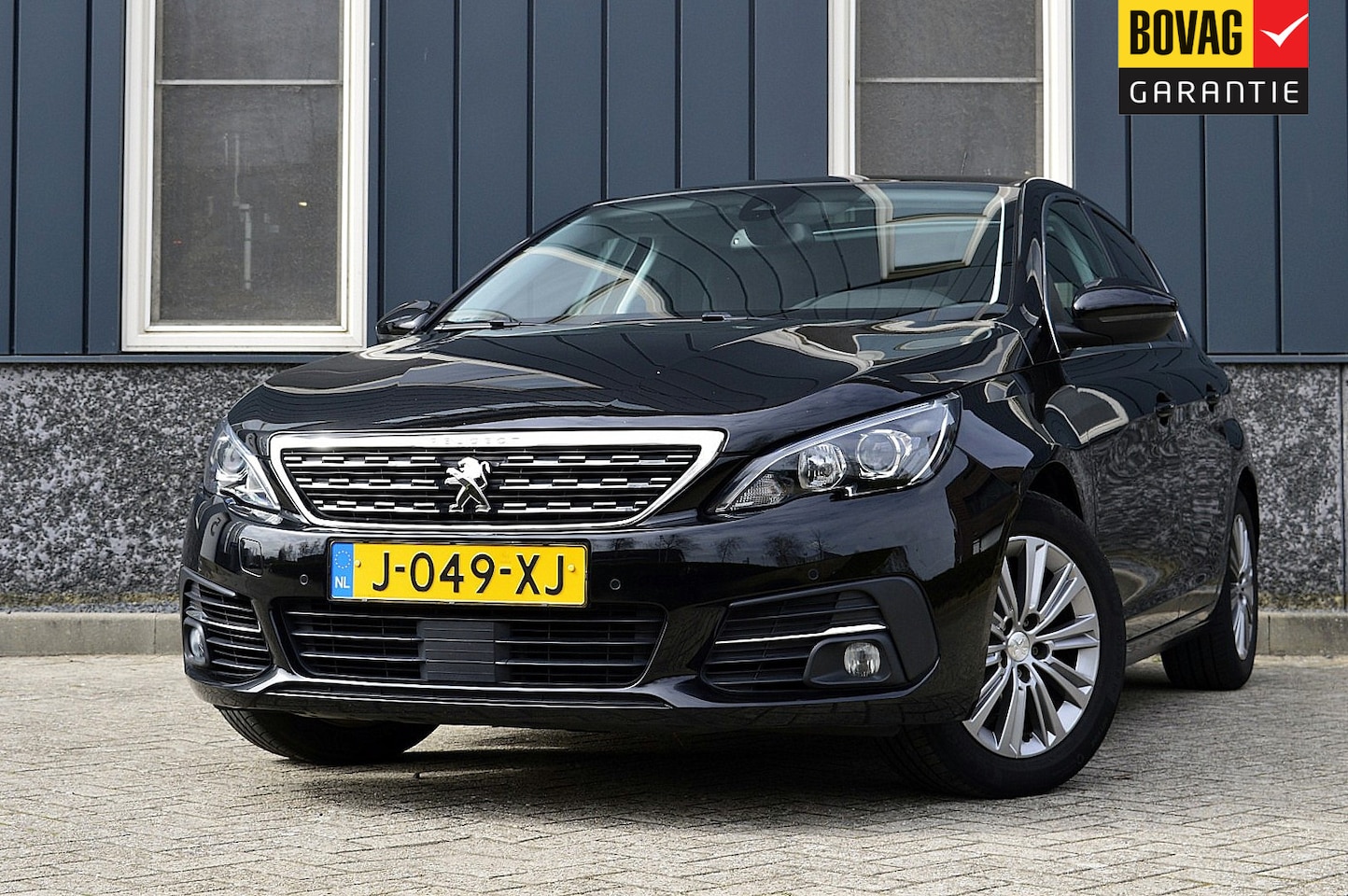 Peugeot 308 - 1.2 PureTech Allure Rijklaarprijs-Garantie Panoramadak Navigatie Airco Trekhaak - AutoWereld.nl