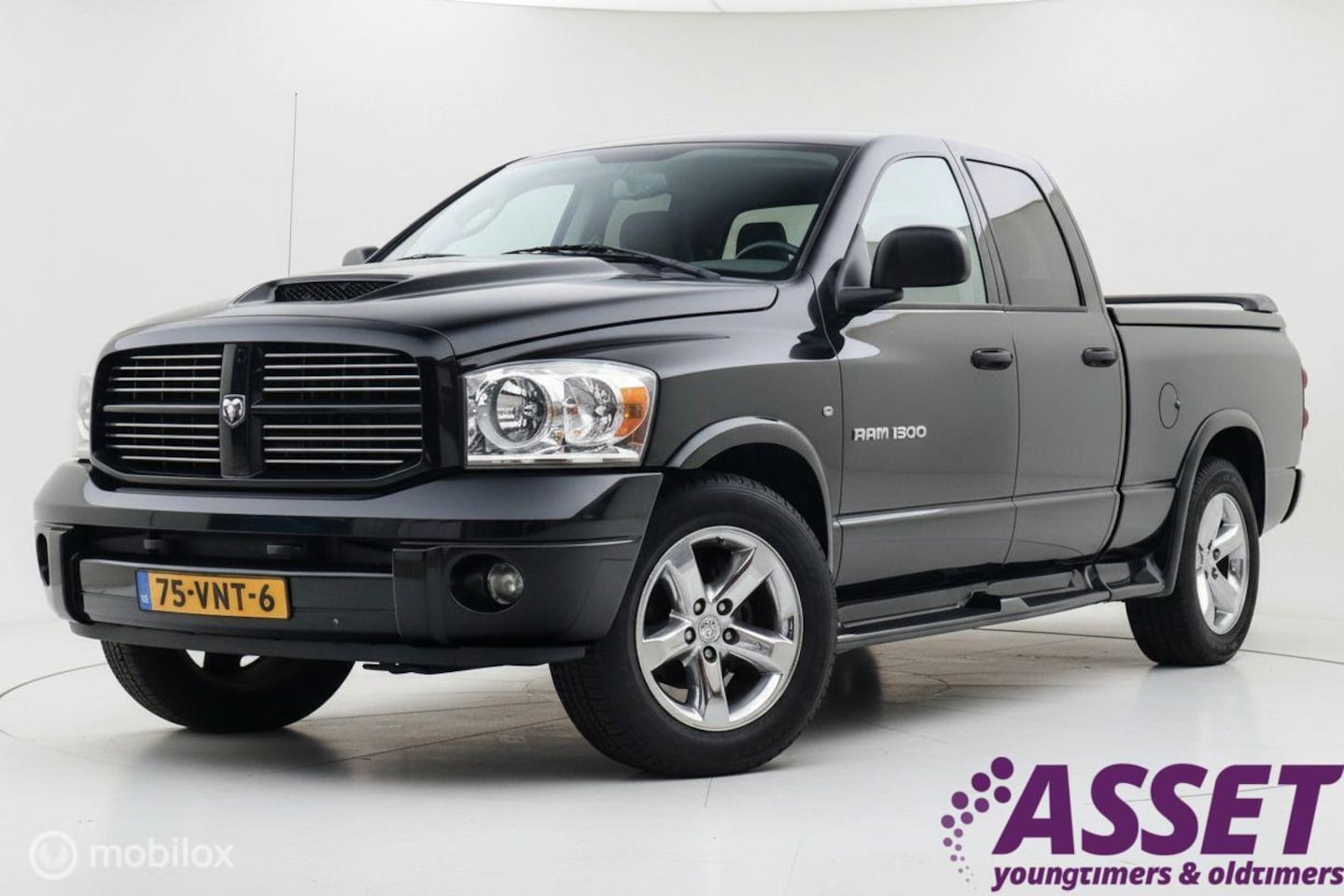 Dodge Ram 1500 - 4X4 5.7 V8 4x4 Quad Cab 6'4 - AutoWereld.nl