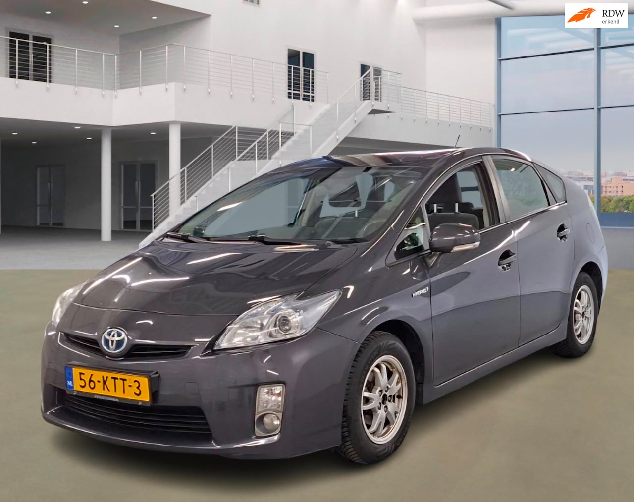 Toyota Prius - 1.8 Comfort AUT PSENSOR 2 X SLEUTELS - AutoWereld.nl