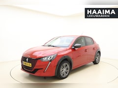 Peugeot e-208 - EV Allure 50 kWh Stoelverwarming l Navigatie l Bluetooth l Apple Carplay & Android Auto l