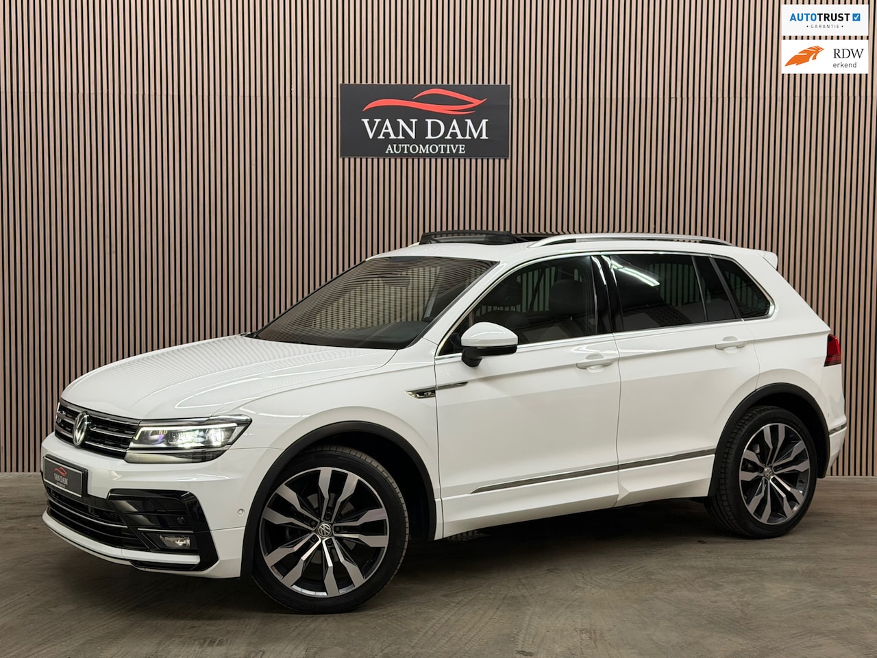 Volkswagen Tiguan - 1.5 TSI ACT R-Line 2019 PANO LED VIRTUAL CAR-PLAY - AutoWereld.nl