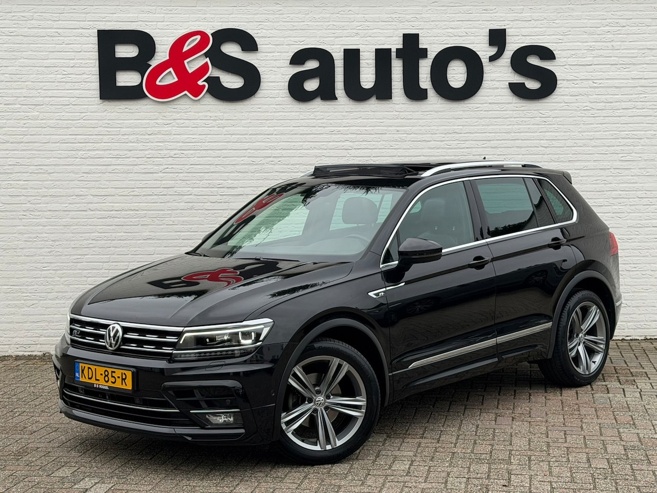 Volkswagen Tiguan - 1.5 TSI ACT R-line Automaat Panorama Stoelverwarming 360 Camera+Pdc Clima Carplay Dab+ Dig - AutoWereld.nl