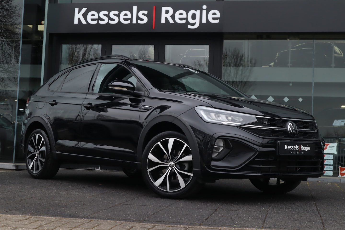 Volkswagen Taigo - 1.0 TSI R-Line ACC 18” Camera CarPlay LED Stoelverwarming Navi Clima - AutoWereld.nl