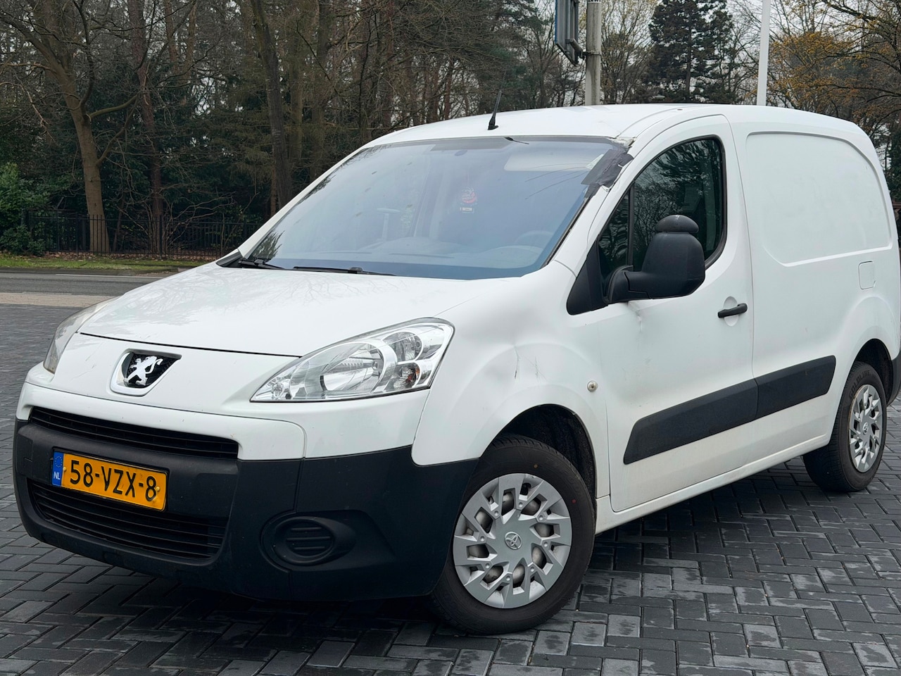 Peugeot Partner - 120 1.6 HDI L1 XR/Airco/Nap/BTW/3 Zits - AutoWereld.nl