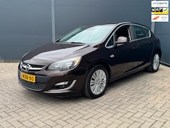 Opel Astra - 1.4 Turbo Sport / Navi / Nap
